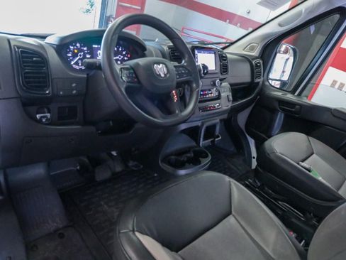 Used 2024 RAM ProMaster 2500 w/ Convenience Group FWD image 9