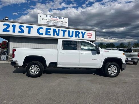 Used 2021 Chevrolet Silverado 2500 LT w/ Z71 Off-Road Package AWD/4WD image 16