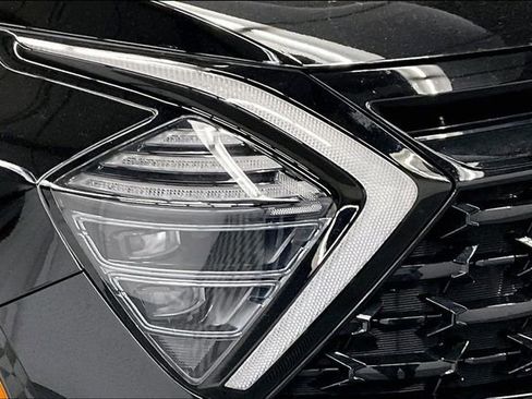 Used 2025 Kia Sportage X-Line w/ Premium Package image 33