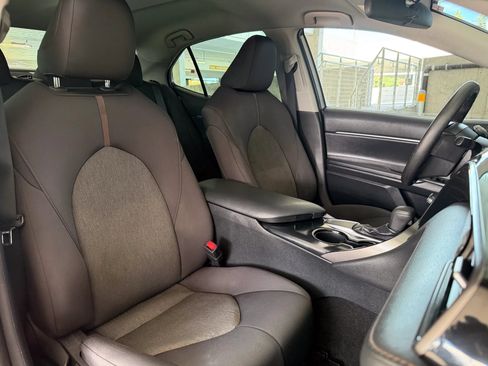 Used 2020 Toyota Camry LE FWD image 22