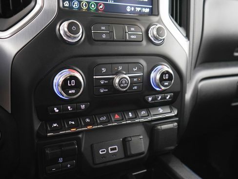 Used 2021 GMC Sierra 1500 SLT w/ SLT Convenience Package AWD/4WD image 21