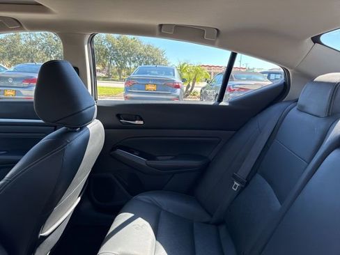 Used 2023 Nissan Altima 2.5 SL FWD image 21