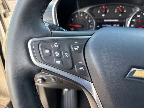 Used 2023 Chevrolet Equinox Premier image 23