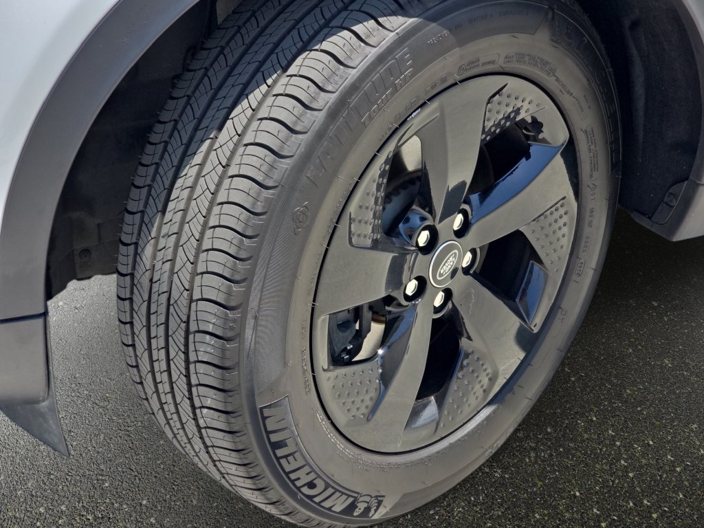 Certified 2023 Land Rover Discovery Sport S AWD/4WD image 32