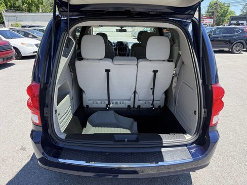 Used 2014 Dodge Grand Caravan SXT w/ UConnect Hands-Free Group FWD image 25