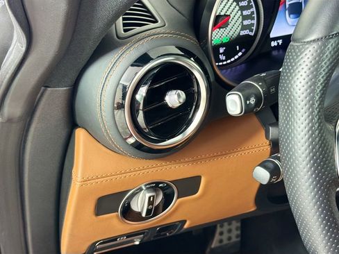 Used 2018 Mercedes-Benz AMG GT Roadster image 10