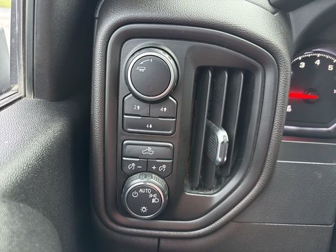 Used 2022 Chevrolet Silverado 2500 Custom w/ Custom Convenience Package image 12