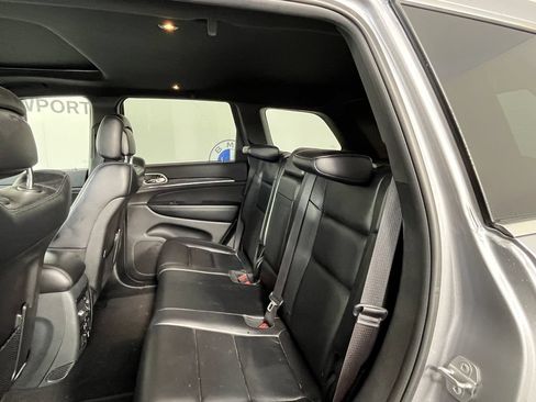 Used 2019 Jeep Grand Cherokee Limited AWD/4WD image 4