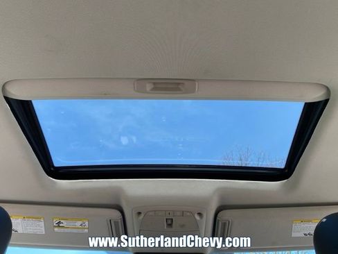 Used 2023 Nissan Armada SL w/ Captain's Chairs Package image 45