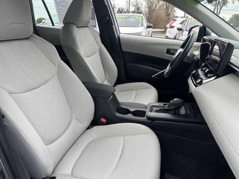 Used 2026 Toyota Corolla Cross L image 6