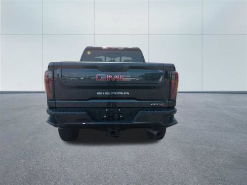 Used 2025 GMC Sierra 2500 AT4 w/ AT4 Premium Plus Package AWD/4WD image 4