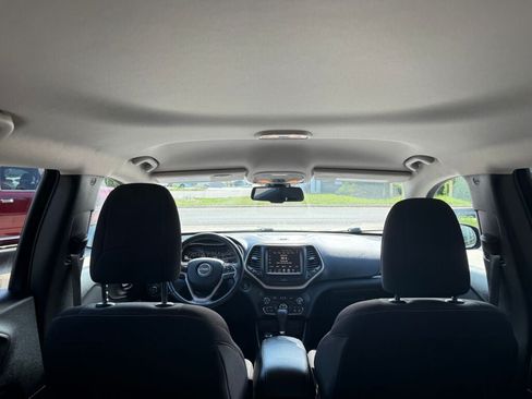 Used 2016 Jeep Cherokee Latitude w/ Comfort/Convenience Group AWD/4WD image 31