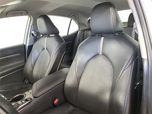 Used 2023 Toyota Camry XSE image 19