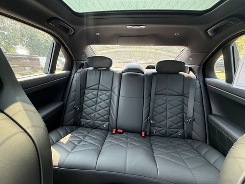 Used 2025 BMW 740i xDrive AWD/4WD image 25