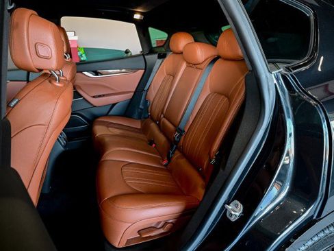 Used 2022 Maserati Levante GT image 18