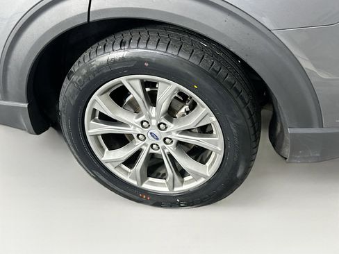 Used 2023 Ford Explorer Limited image 11