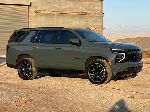 Used 2025 Chevrolet Tahoe RST w/ Comfort Package image 2