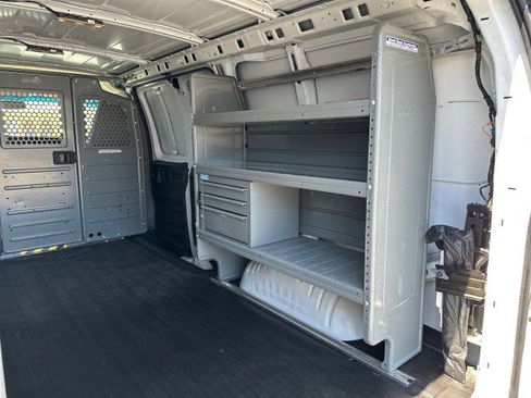 Used 2020 Chevrolet Express 2500 RWD image 18