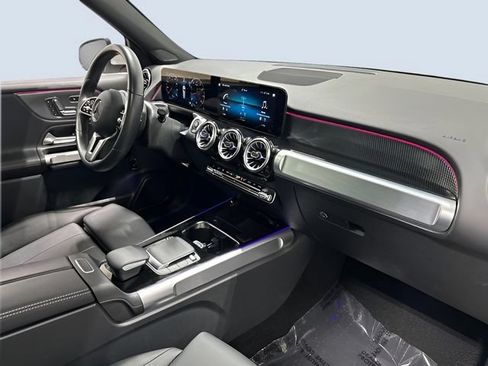 Used 2023 Mercedes-Benz GLB 250 4MATIC image 10