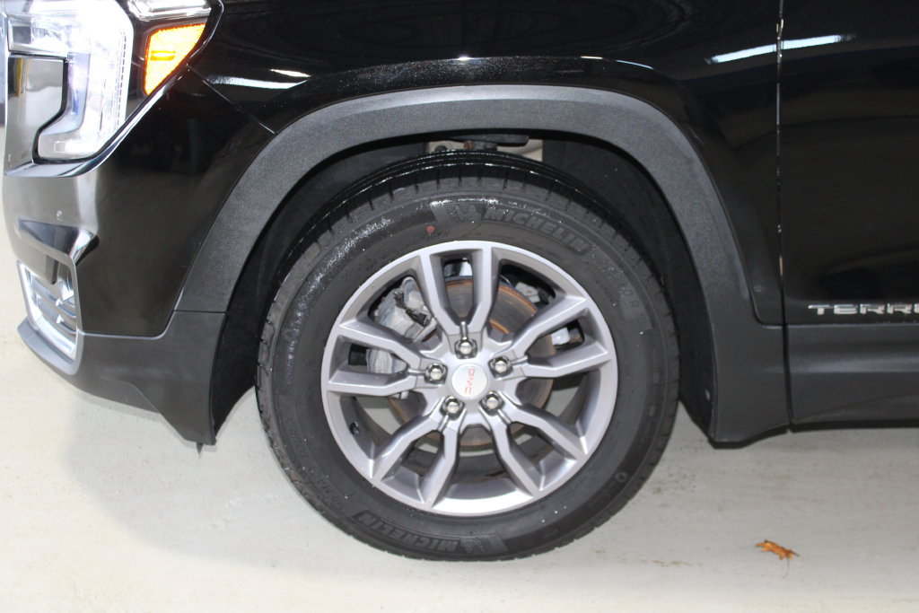 Used 2023 GMC Terrain SLT AWD/4WD image 4