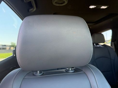 Used 2024 Buick Enclave Essence w/ Experience Buick Package FWD image 32