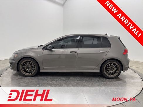 Used 2017 Volkswagen Golf R 4-Door image 4