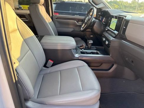 Used 2023 GMC Sierra 1500 SLT w/ SLT Premium Package AWD/4WD image 15