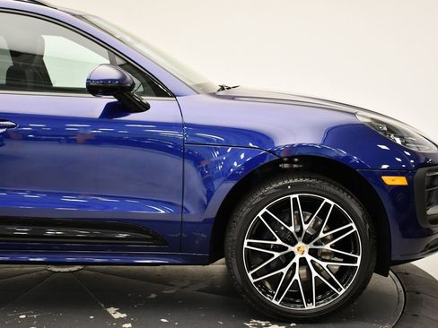 Certified 2025 Porsche Macan image 15