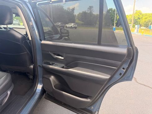Used 2025 Toyota Grand Highlander AWD image 38