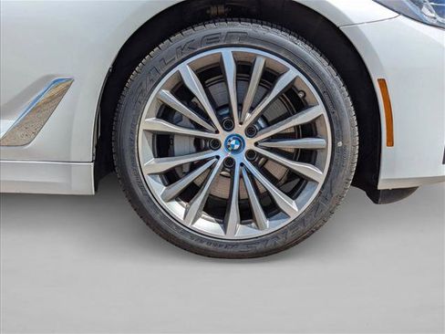Used 2022 BMW 530e xDrive w/ Premium Package AWD/4WD image 24