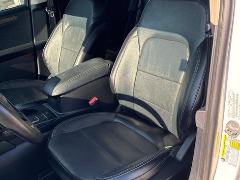 Used 2020 Ford Escape Titanium AWD/4WD image 4
