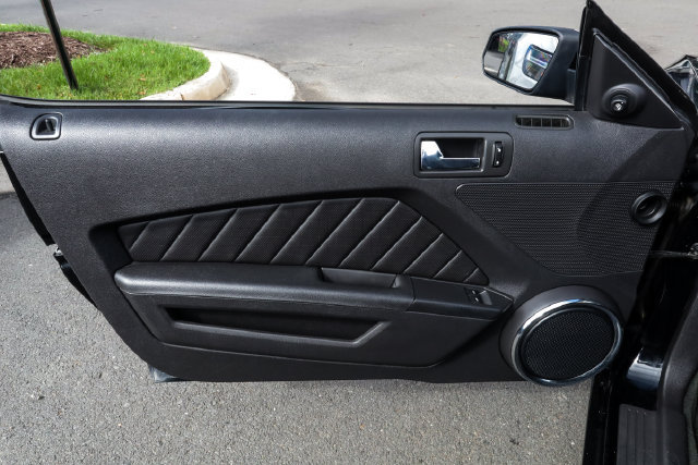 Used 2014 Ford Mustang Premium RWD image 37