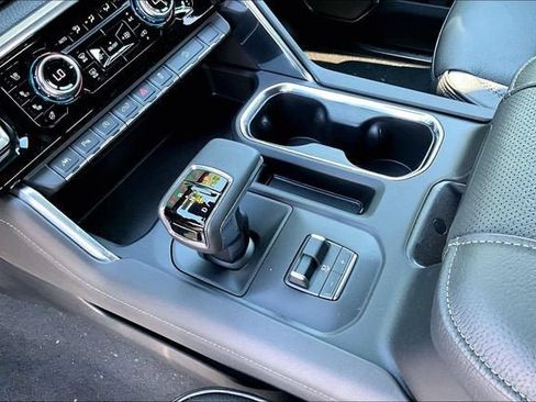 New 2026 GMC Sierra 1500 Denali w/ Technology Package AWD/4WD image 9