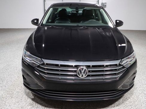 Used 2021 Volkswagen Jetta SE w/ SE Cold Weather Package image 4