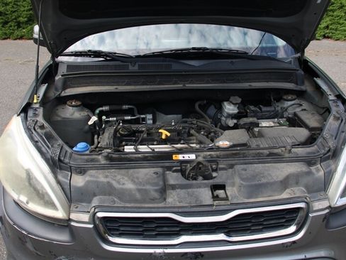 Used 2013 Kia Soul + FWD image 16