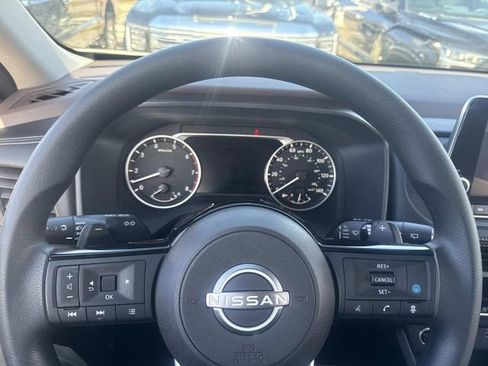Used 2023 Nissan Rogue SV FWD image 27