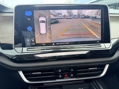 Used 2024 Volkswagen Atlas SEL Premium R-Line image 17