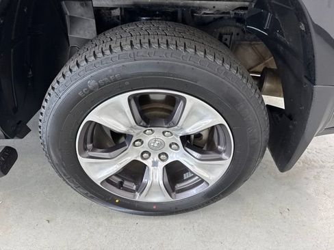 Used 2019 RAM 1500 Laramie AWD/4WD image 9