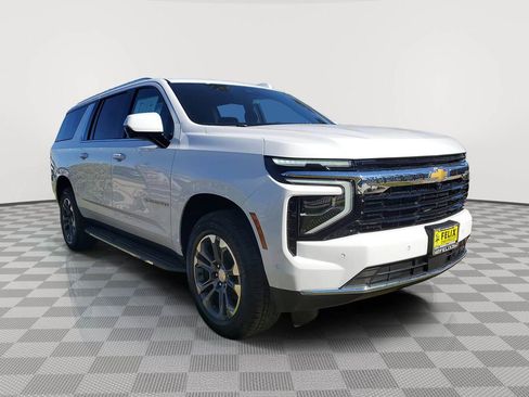 New 2026 Chevrolet Suburban LS image 2
