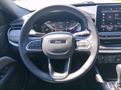 Used 2024 Jeep Compass Latitude AWD/4WD image 19
