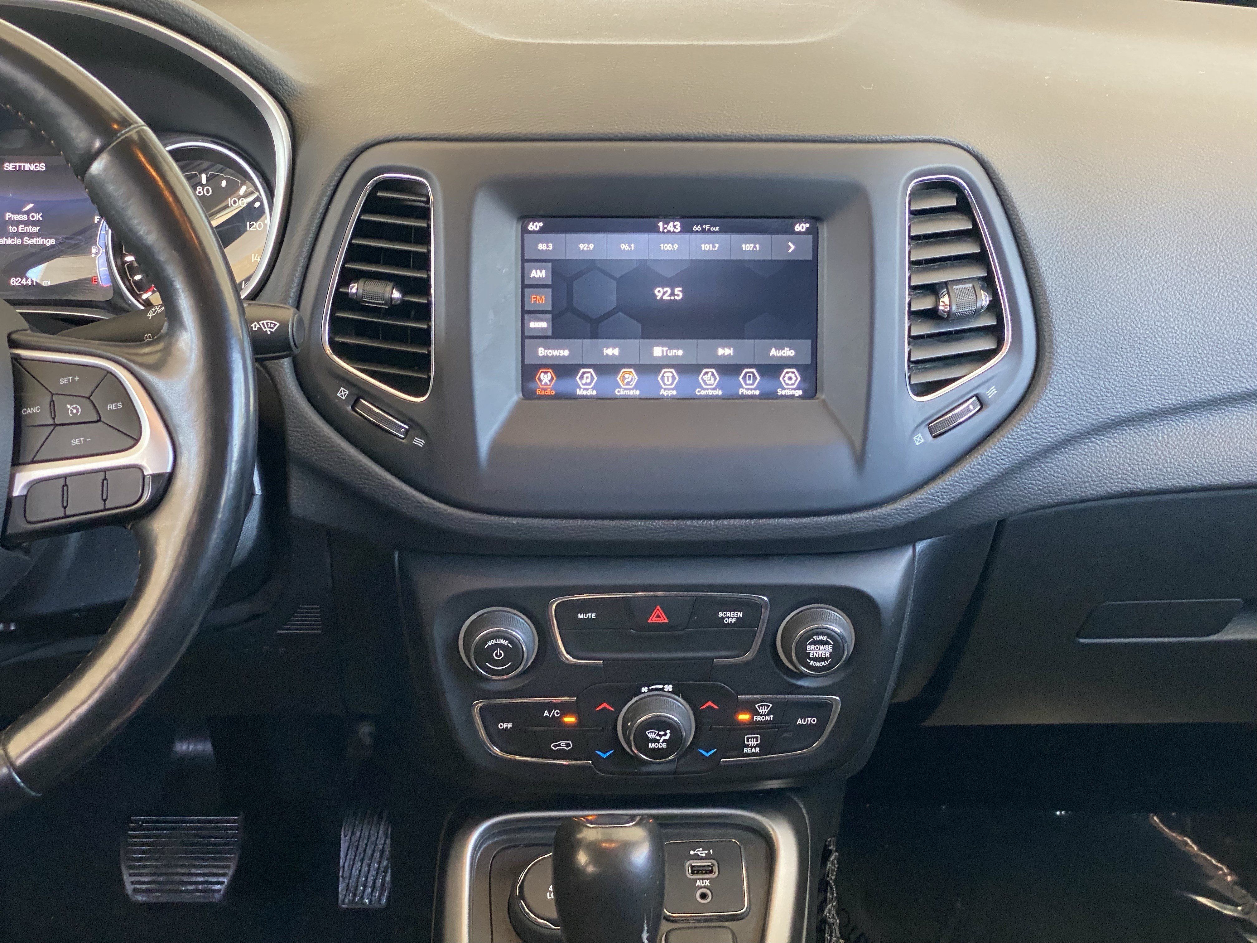Used 2021 Jeep Compass Latitude w/ Convenience Group AWD/4WD image 32