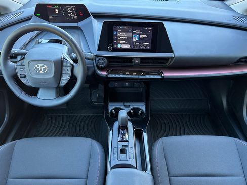 Certified 2025 Toyota Prius Plug-In Hybrid image 5
