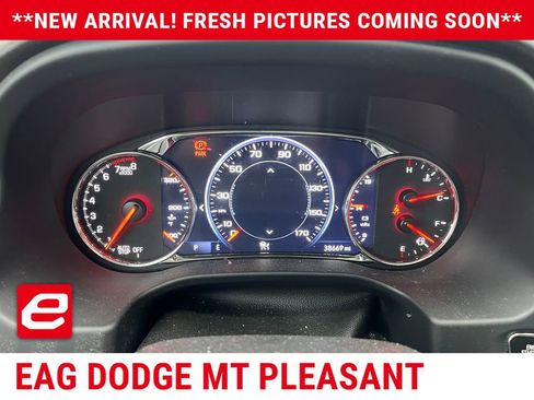 Used 2023 GMC Acadia Denali w/ Denali Ultimate Package FWD image 8