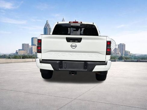 Certified 2025 Nissan Frontier SV w/ SV Convenience Package RWD image 24