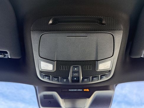 Used 2024 Ford Expedition Limited image 35