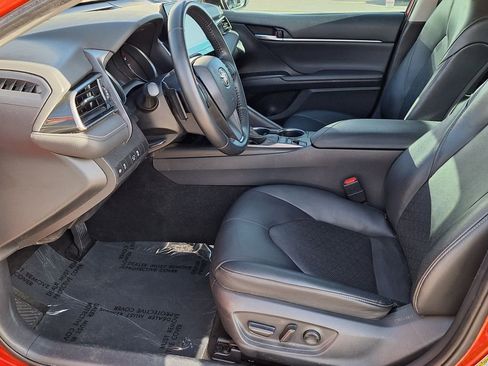 Used 2021 Toyota Camry XSE image 10