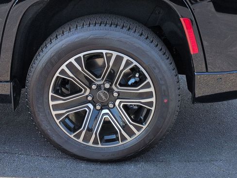 New 2026 Jeep Grand Wagoneer L 4WD image 9