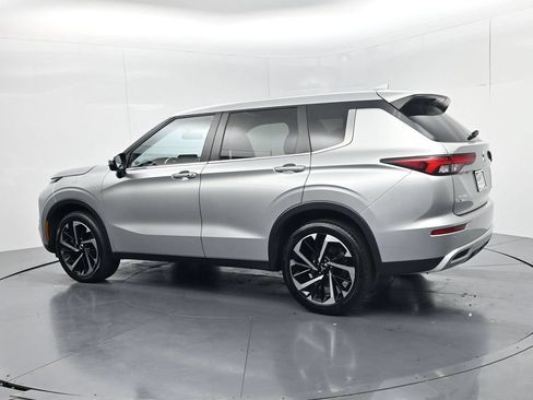 Used 2024 Mitsubishi Outlander SE FWD image 5