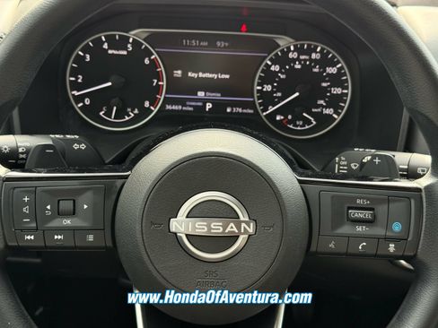 Used 2023 Nissan Rogue SV FWD image 17