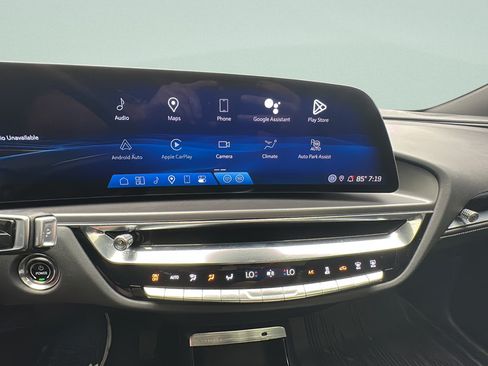 Used 2024 Cadillac Lyriq Tech w/ Driver Assist Package AWD/4WD image 18
